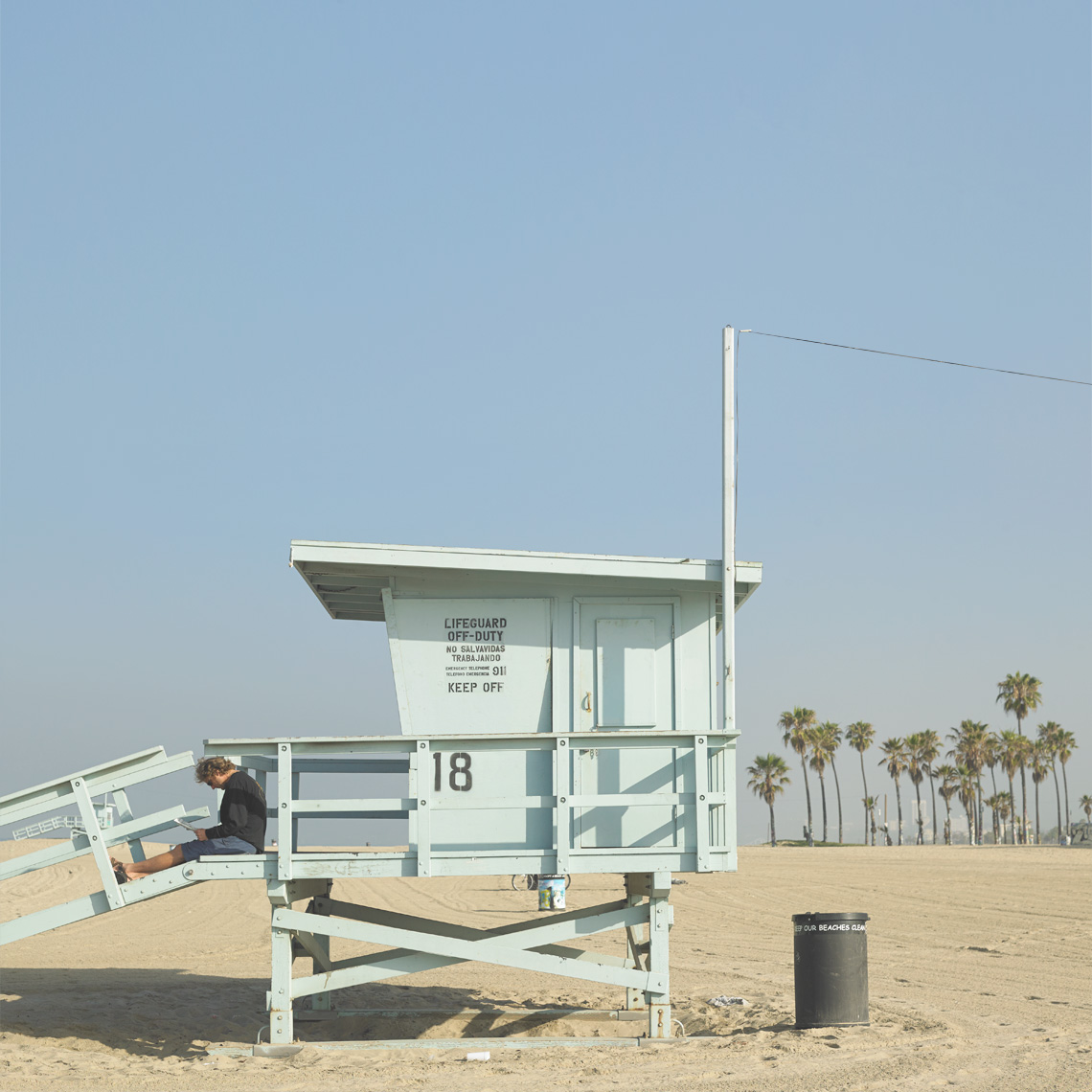 Santa Monica beach lifeguard tower empty beach locations Lindsay Siu Photographer Commercial Editorial Advertising Fine Art photograpy