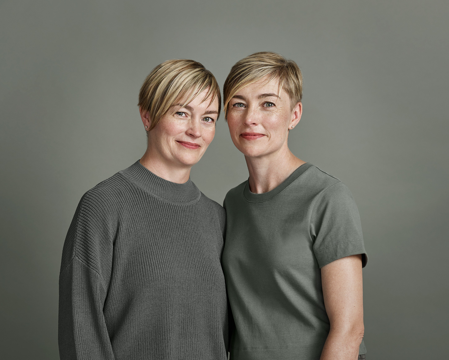 18.019_TWINS_JEN_JULIE_80554_p2