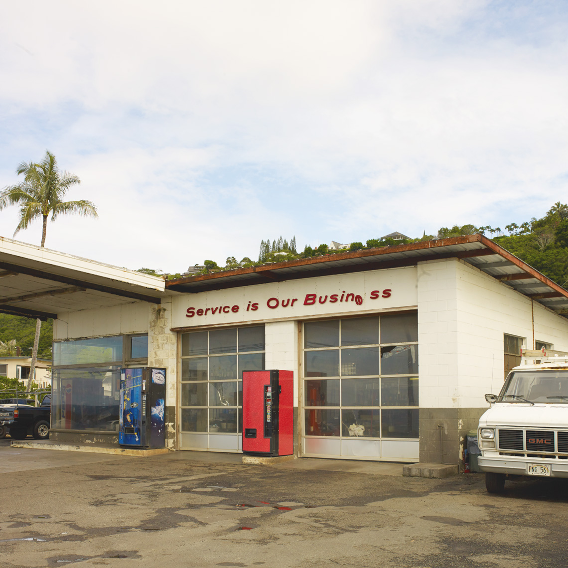 north shore oahu - service station