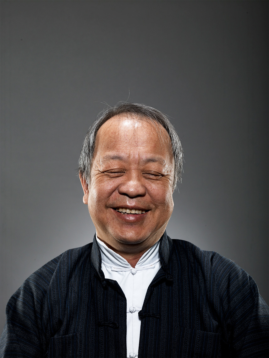 Lindsay Siu Photographer Vancouver Commercial Photography Portrait older asian man eyes closed dad.jpg