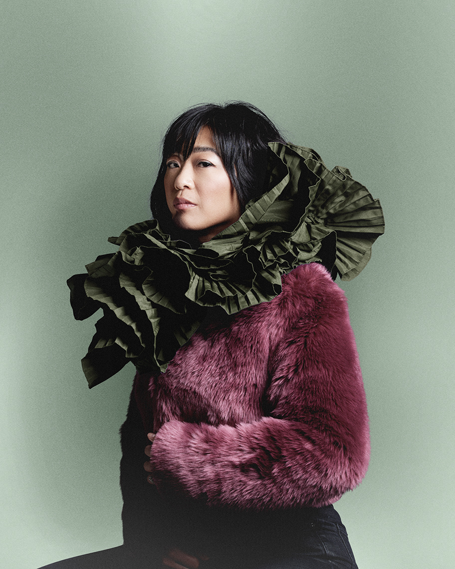 Lindsay_SIU_Self_Portrait_5288_f1_LS_11.03